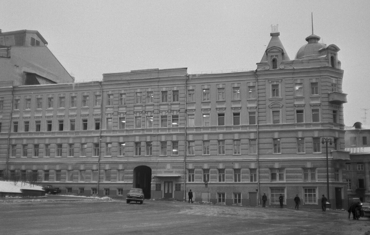    Здание Внешторгбанка СССР в Москве, 1971 год  Виктор Великжанин/ТАСС