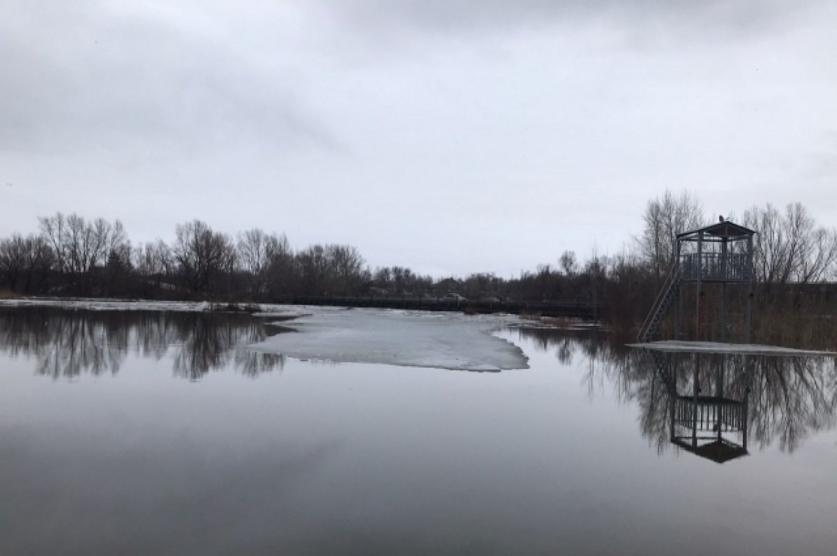   Уровень воды в Урале почти подошёл к опасной отметке