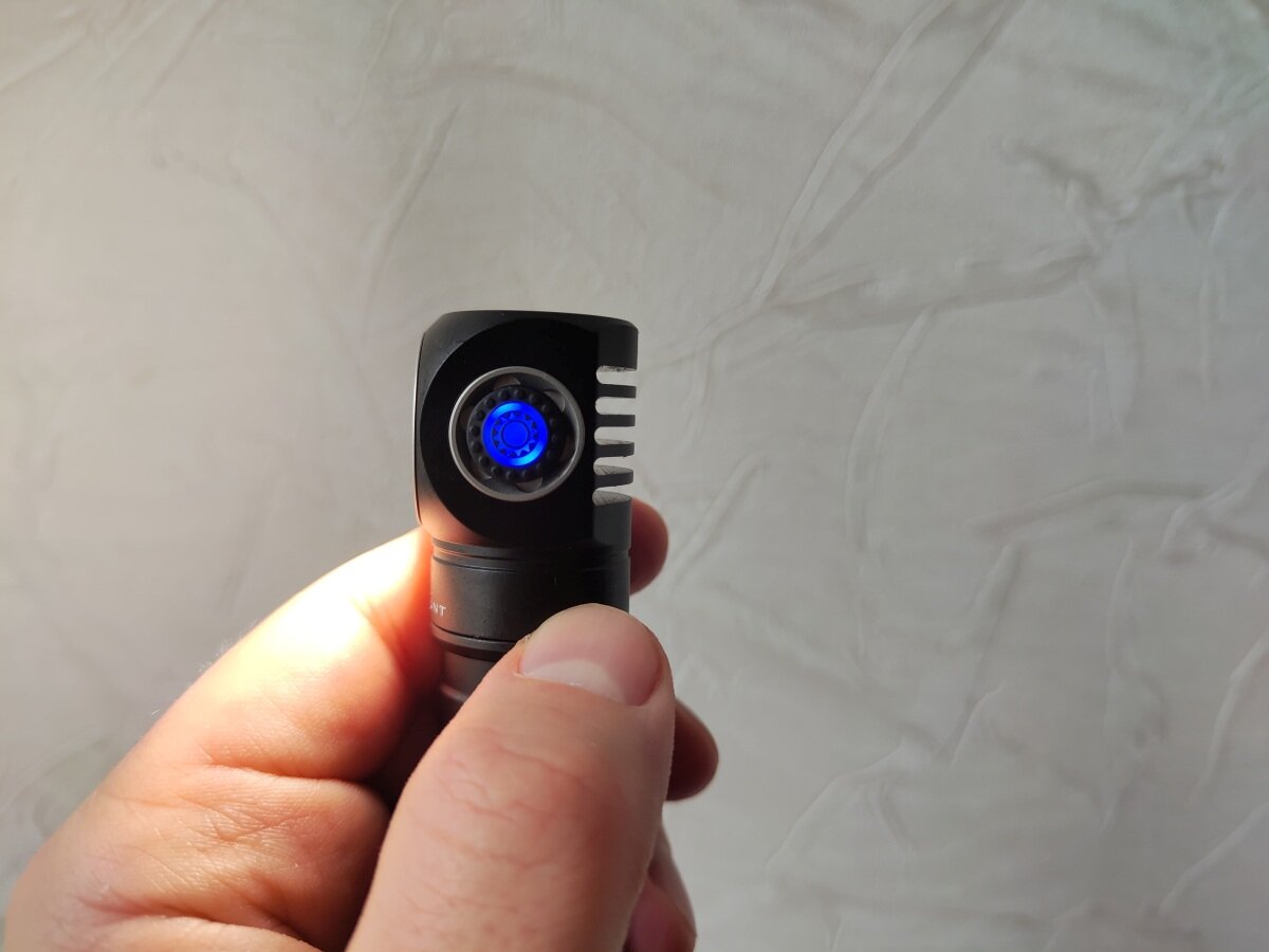 Фонарик скилхант. Skilhunt h200. Skilhunt h04 rc в коробке. Скилхант h03. Skilhunt h200.