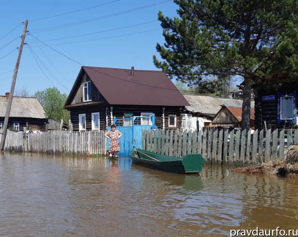 В Курганской области из затопленных домов эвакуируют людей | Правда УрФО |  Дзен