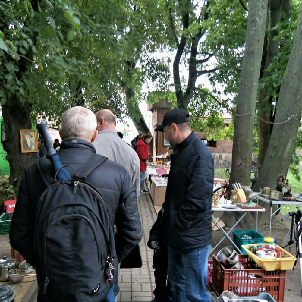 На сленге вольных торговцев, это "Блошка у Врангеля"