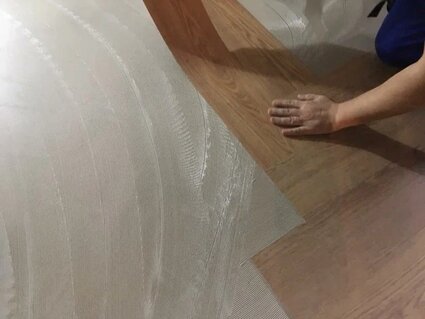 Укладка LVT-плитки на клей