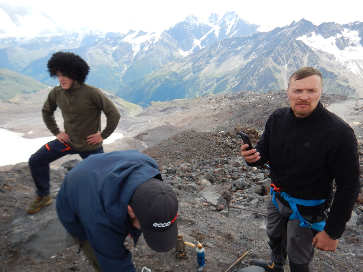 Справа "спаситель" Василий)