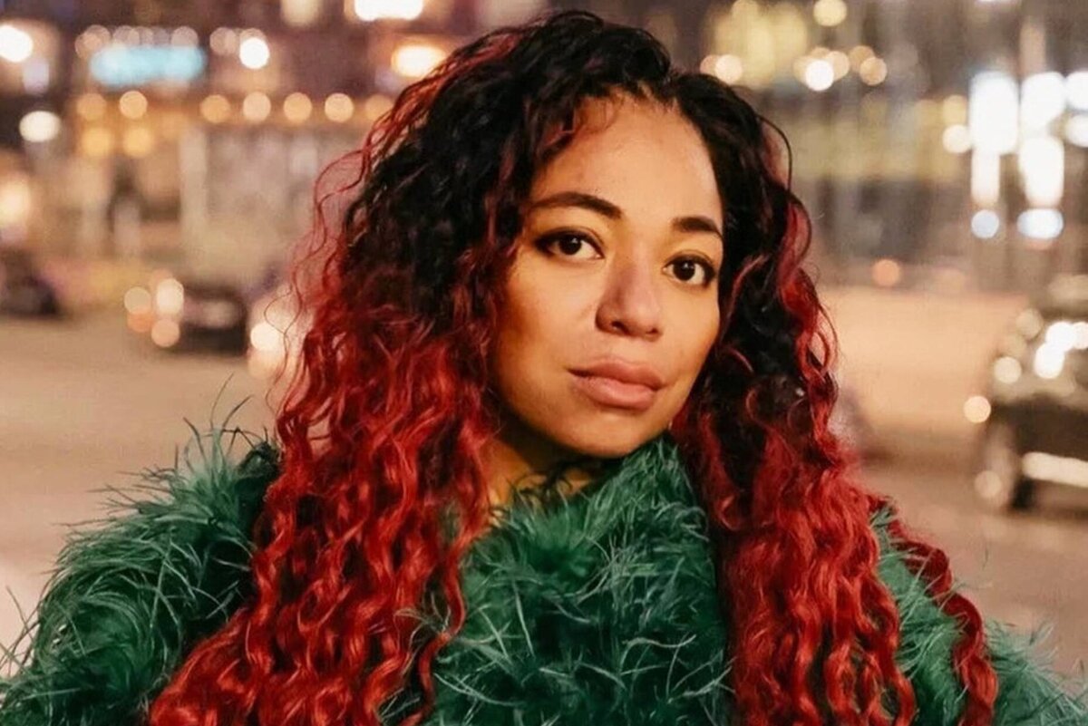     «Мужики падали на гроб»: мать Марии Кохно объяснила поведение звезд «Дома-2» на похоронах Либерж Кпадону