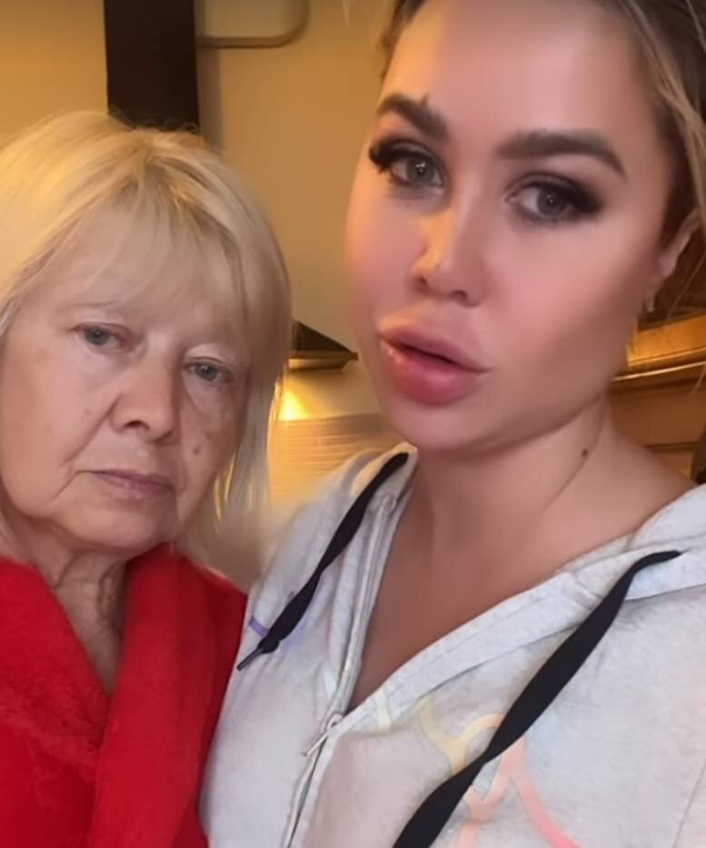    Ольга Дмитриевна Кохно и ее дочь МарияКадр из видео