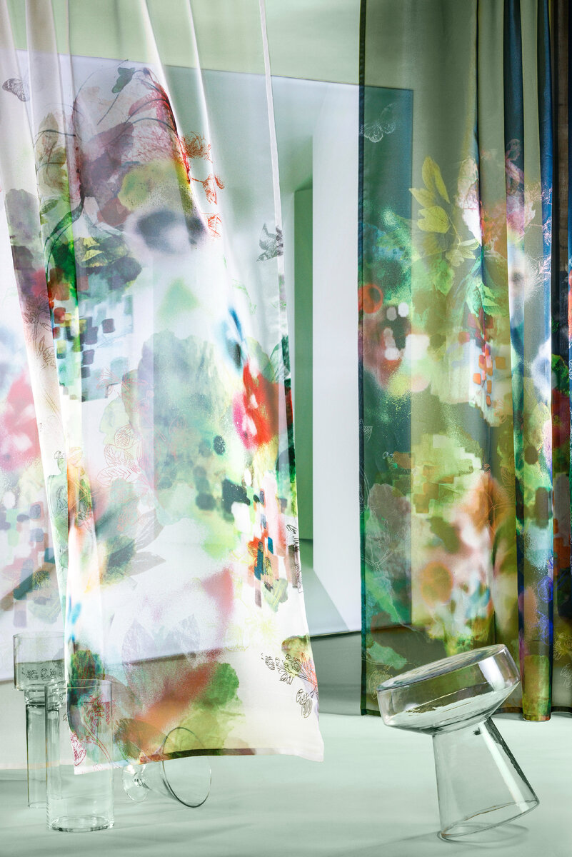 Эта фотография и далее в галерее – ткани от швейцарской текстильной фабрики Creation Baumann