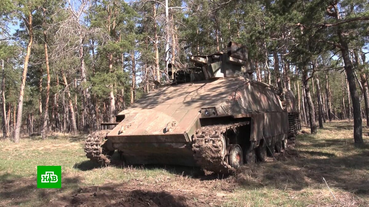 Российские военные нашли и выкопали пропавшую бронемашину «Азовец» | НТВ:  лучшее | Дзен