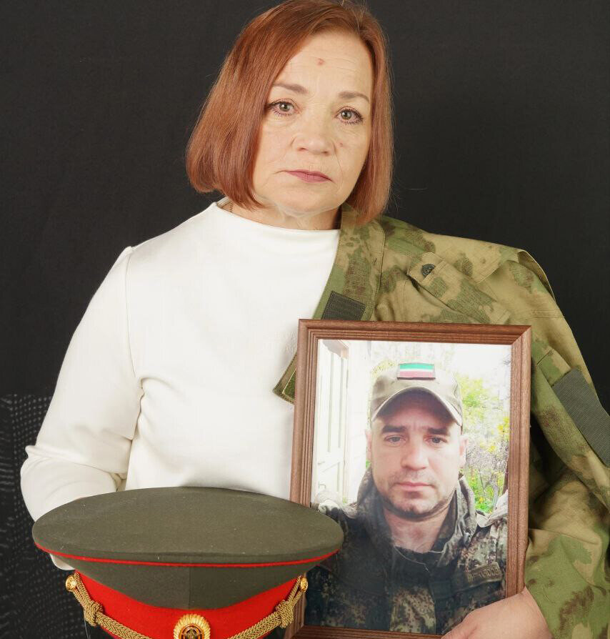 ​Марина Абрамова: «Завтра у Ванечки земной день рождения, сейчас пойду в храм, закажу обедню... и мужу, и сыну». Фото: из семейного архива Абрамовых