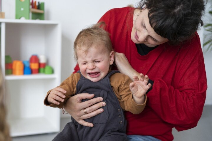 Как успокоить ребёнка во время истерики?