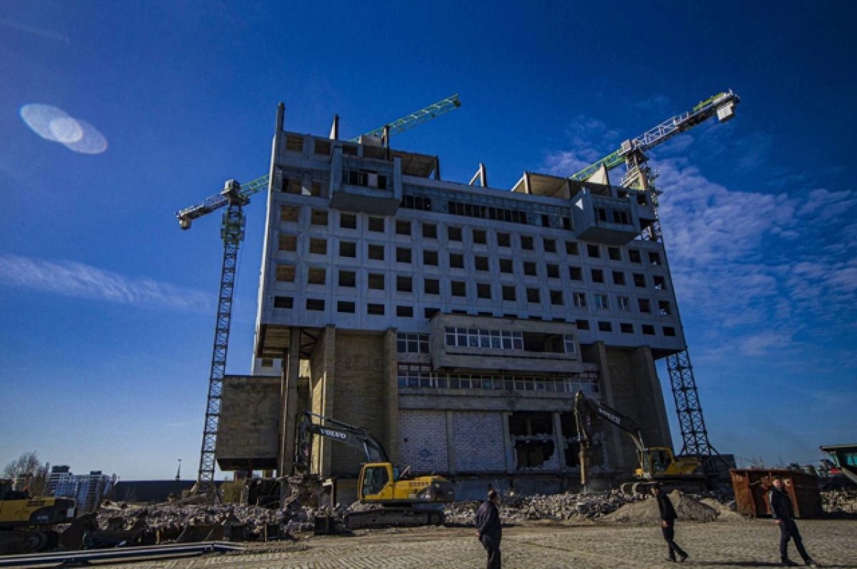    Работы по разбору Дома советов вышли на «экватор»