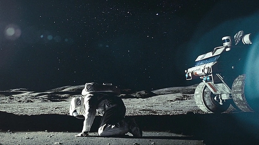 Кадр из фильма «Луна 2112».