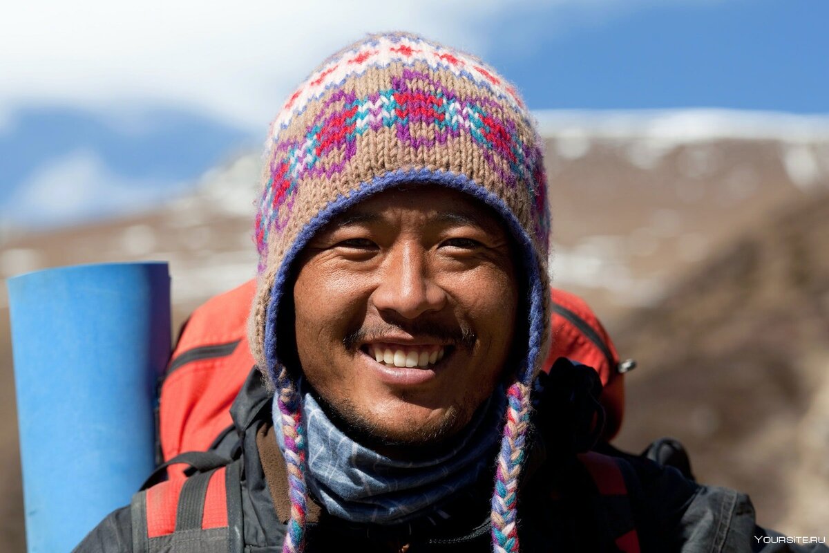 Практически ни одно восхождение на Эверест не обходится без шерпов. Представители этой непальской народности незаменимы, когда речь идет о высокогорном туризме в Гималаях.-2
