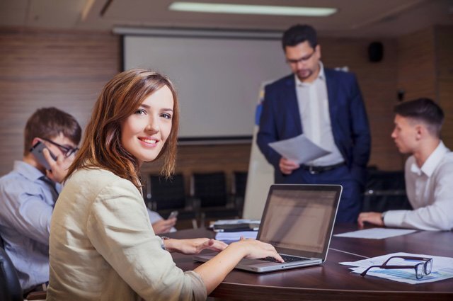    Сколько по закону длится рабочий день в России?