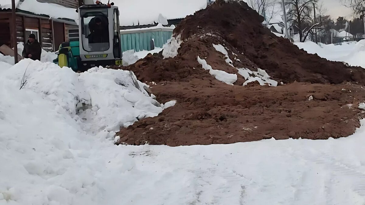     Прокуратура провела проверку в селе Чекрушево Тарскрго района, где местные жители остались без водоснабжения на двое суток.