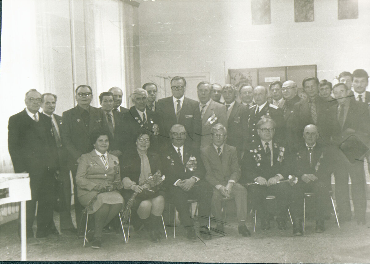 Ветераны войны и труда СЮИ, май 1986 г.