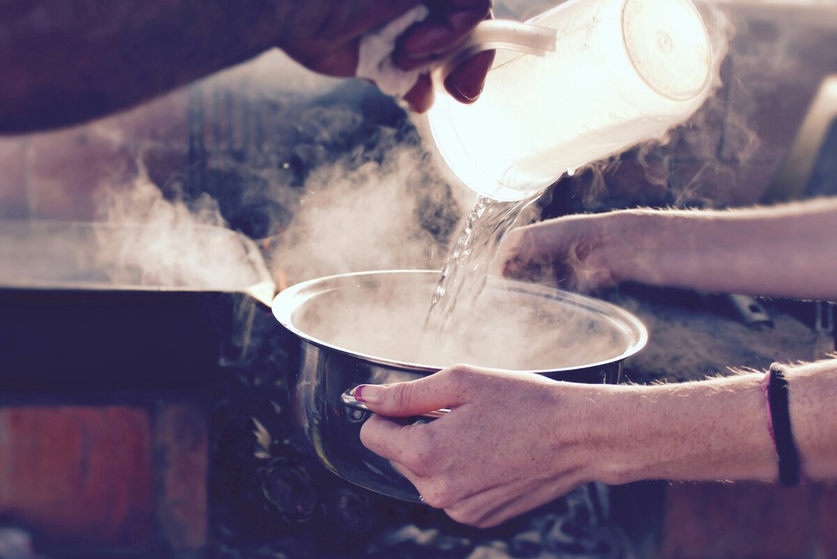     7 случаев, когда во время уборки нельзя использовать горячую воду или кипяток
