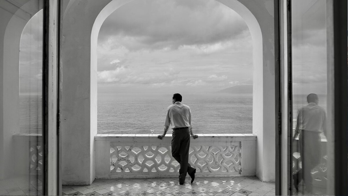 Кадр из сериала «Рипли»