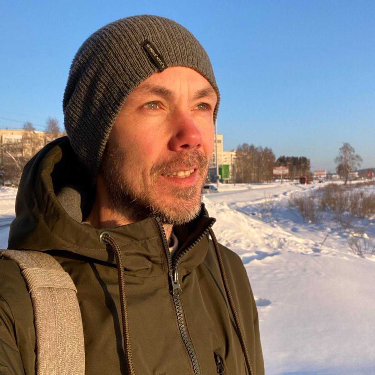 Стараюсь замечать и чувствовать прекрасное вокруг. Рассвет в Свердловской области. На НГ ездили погостить к друзьям и родственникам. 2 года не был на Урале. Скучал, но сейчас решили остаться в Москве. 