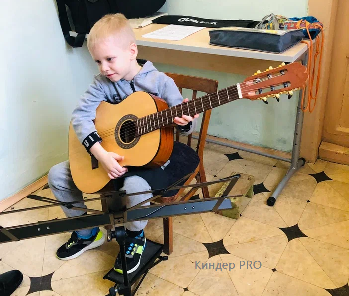 Пробное занятие игры на гитаре