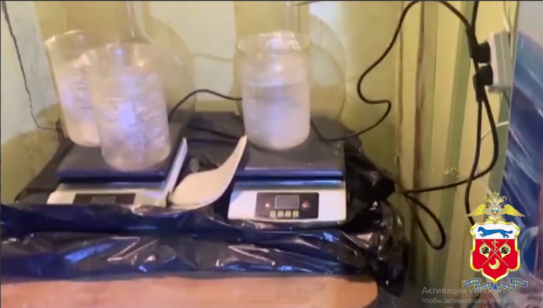    Организовал нарколабораторию. Суд Оренбурга рассмотрит дело 32-летнего наркодилера Марина Шарт