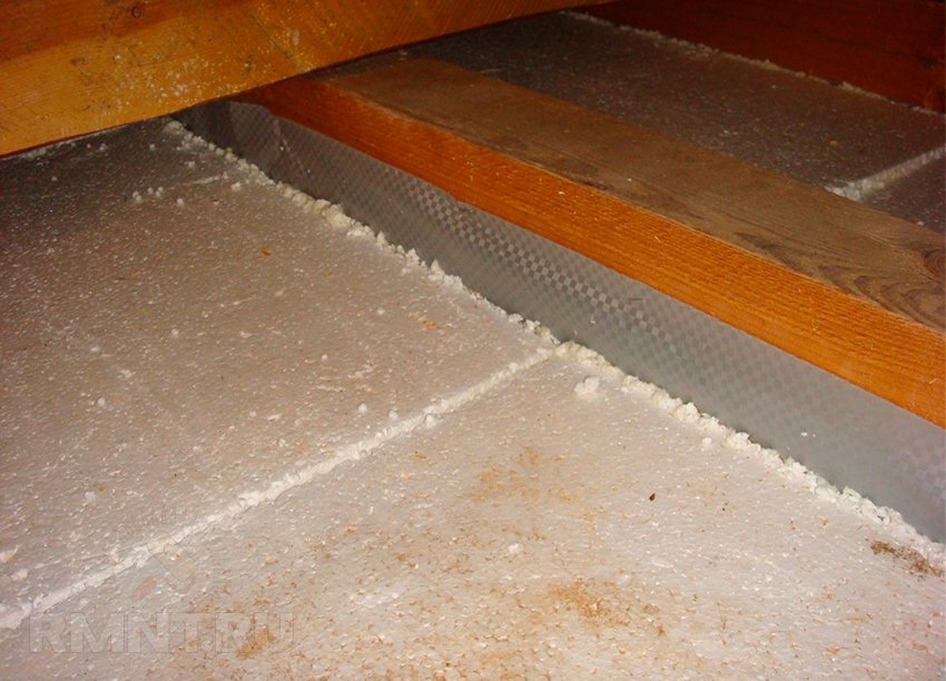 Теплоизоляция пенофол дощатого пола в частном доме. Пол холодный чем утеплить. Утеплитель под деревянный пол в квартире. Черновой пол под утеплитель. Пол холодный чем утеплить.