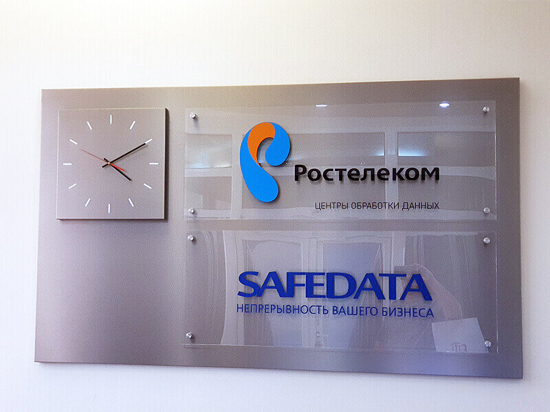 Оригинальная конструкция на ресепшн