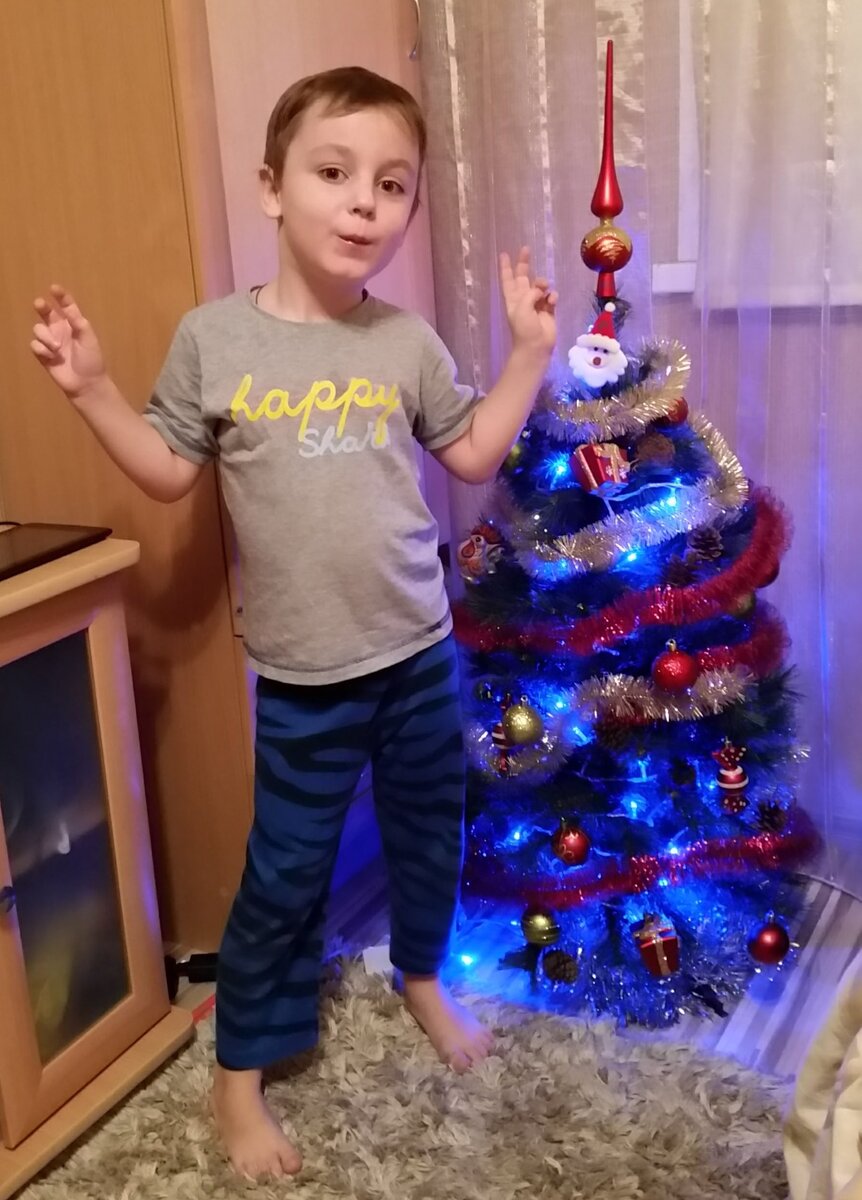 Тот год, когда была первая попытка у Андрейки выпросить у нас собаку.