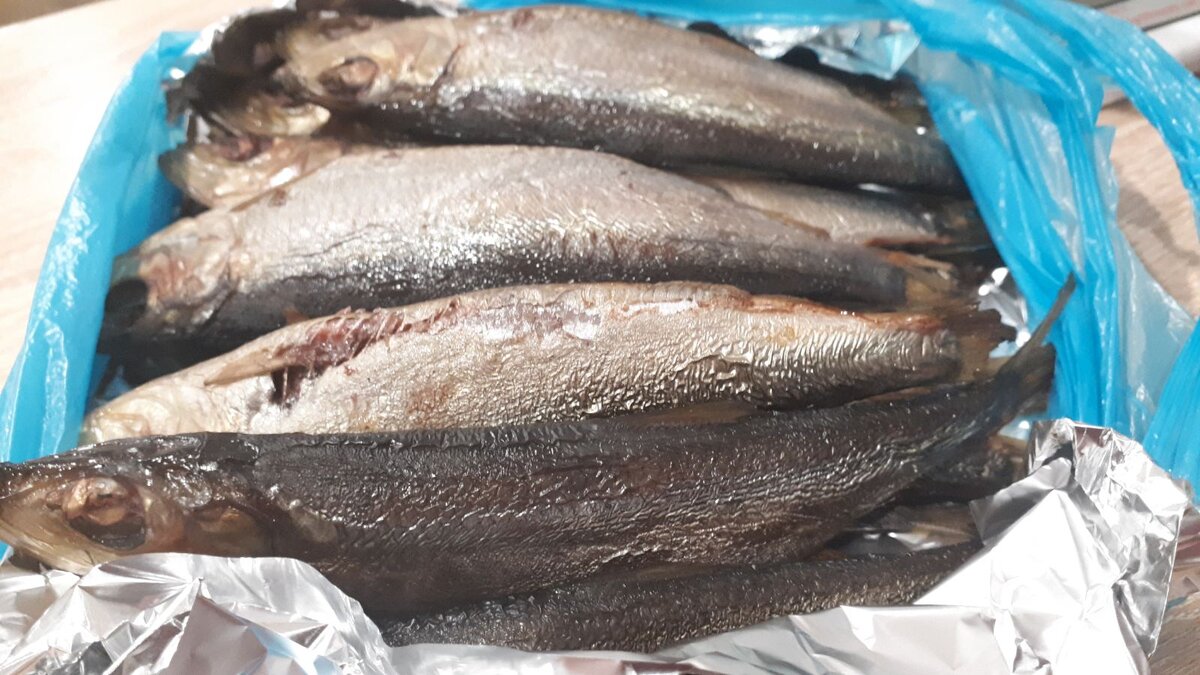 Салака горячего копчения.