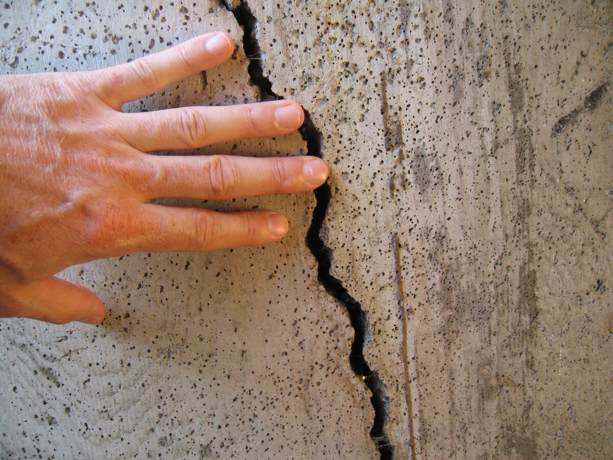 Не стоит экономить на фундаменте, потому что отремонтировать его уже нельзя