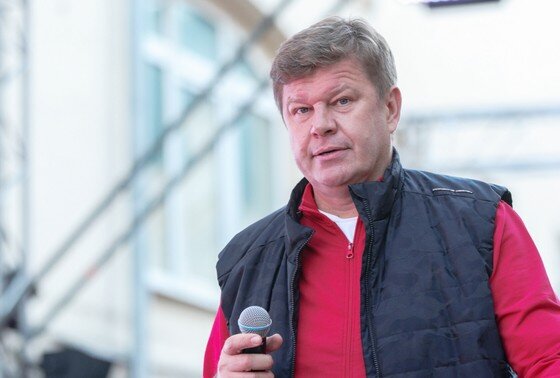    Дмитрий Губерниев