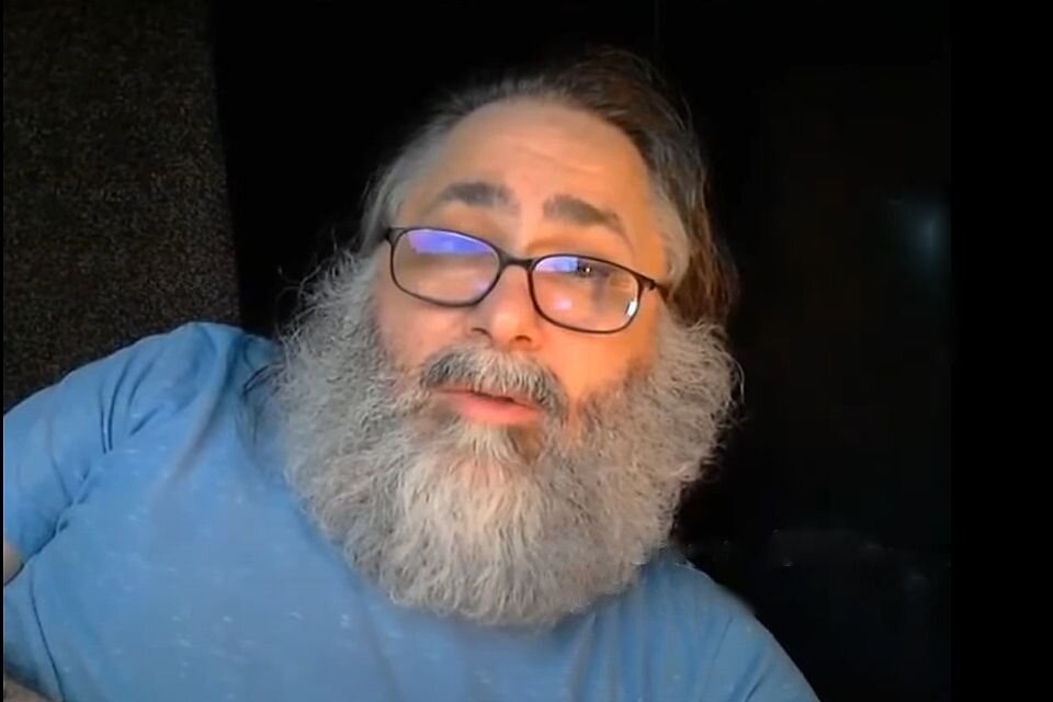    Певец Алексей Лебединский © кадр из видео