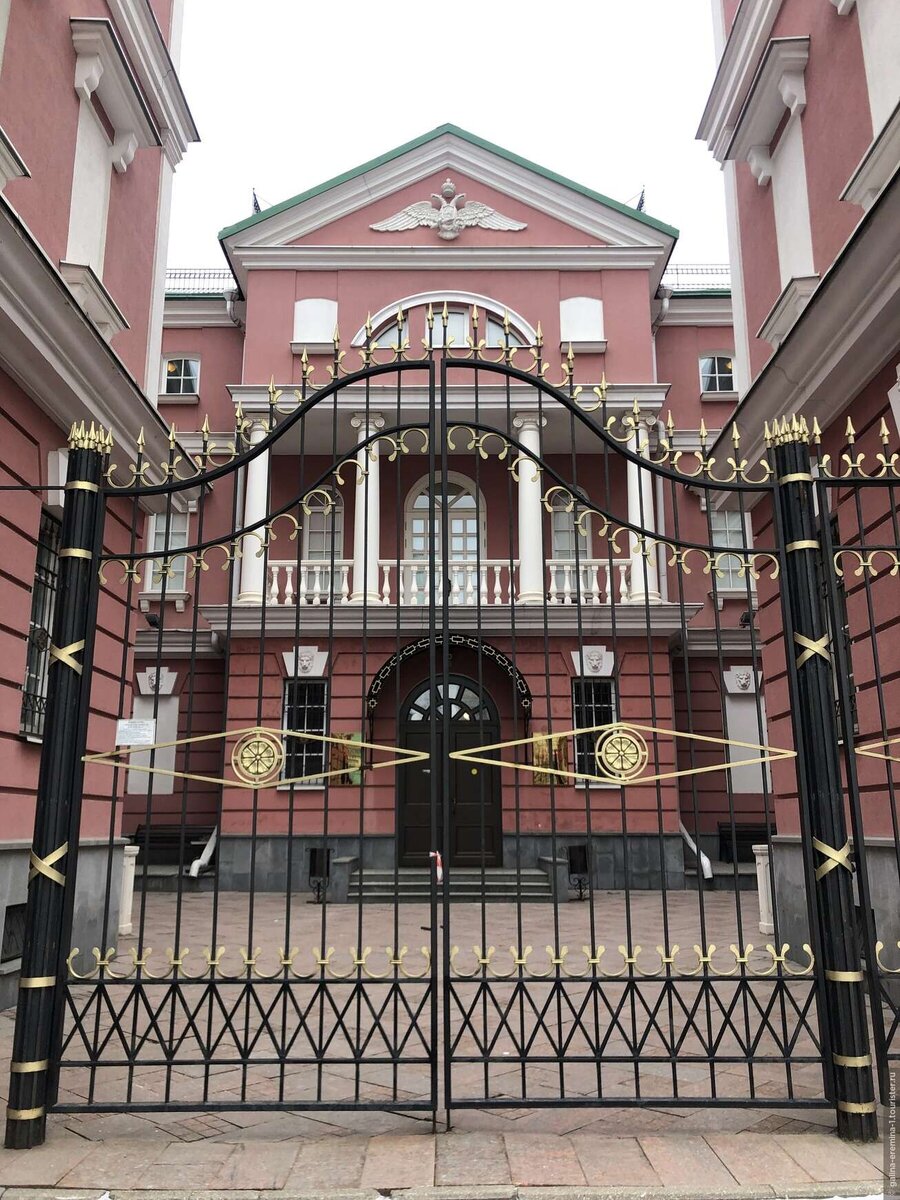 Музей сословий России в галерее Ильи Глазунова на Волхонке, Москва.