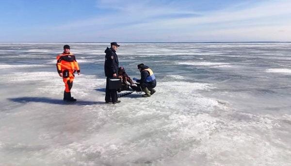     Рыбаков под Юрьевцем пришлось эвакуировать на аэролодке