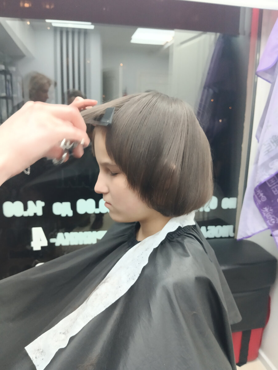 Наш любимый парикмахер. 