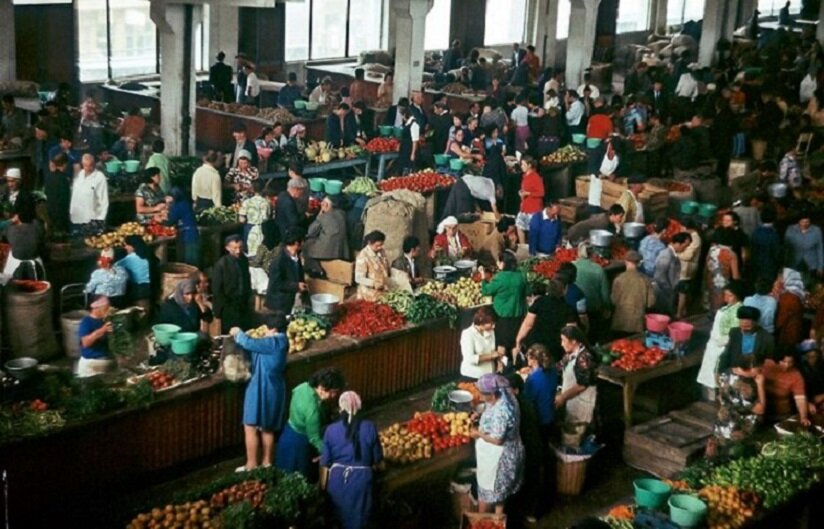 На одном из грузинских рынков, 1980-е годы
