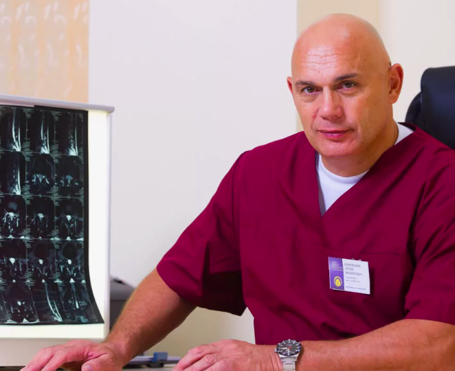 Люблю делать по 400 повторений: делюсь 1 упражнением при болях в спине. Можно выполнить в любом доме, где есть пол