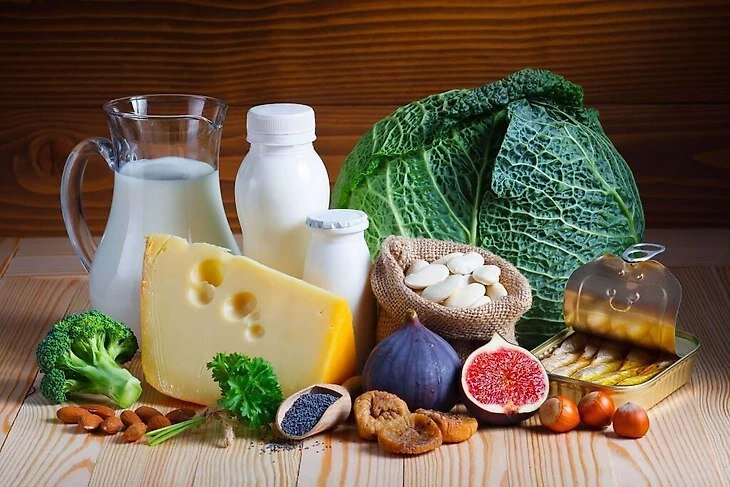 Продукты богатые кальцием.