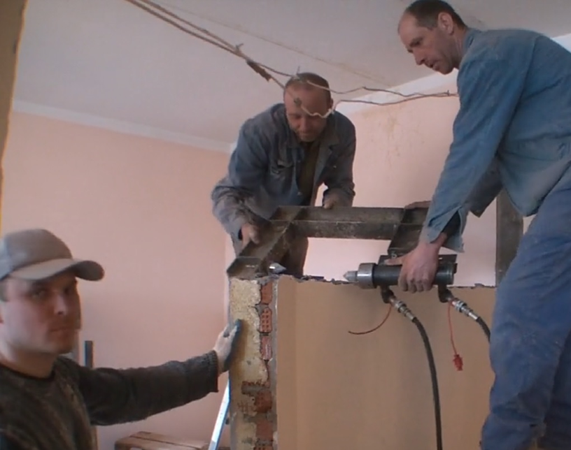 скоба в железе