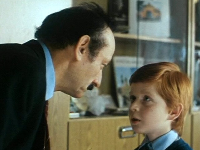 Картинка - кадр из серии Ералаша "Роковая Встреча". Манипуляция "С тобой что-то не так". Есть способы противостоять ей - о них на эфире. 