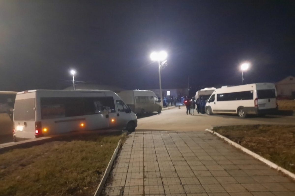    Десятки автобусов эвакуируют людей из зоны затопления в Орске