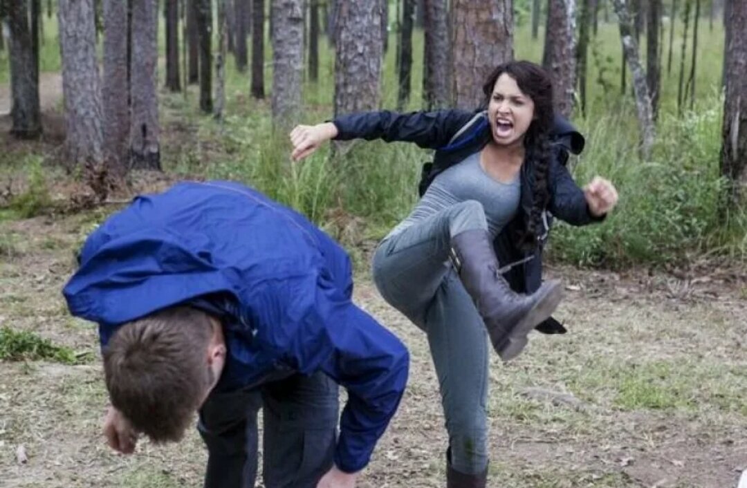 Ronda rousey форсаж 7. Красивые девушки дерутся. Драка с бывшим девушки. Драка с бывшим девушки. Две девочки дерутся.