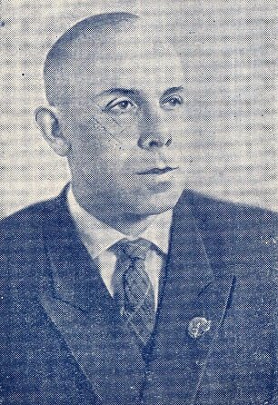 Ошенков Олег Александрович.  Фото 1960 года. После завершения карьеры футболиста стал тренером. Возглавлял "Динамо" (Киев), "Шахтер" (Донецк), "Судостроитель" (Николаев), "Металлист" (Харьков).  Умер в 1976-м году.