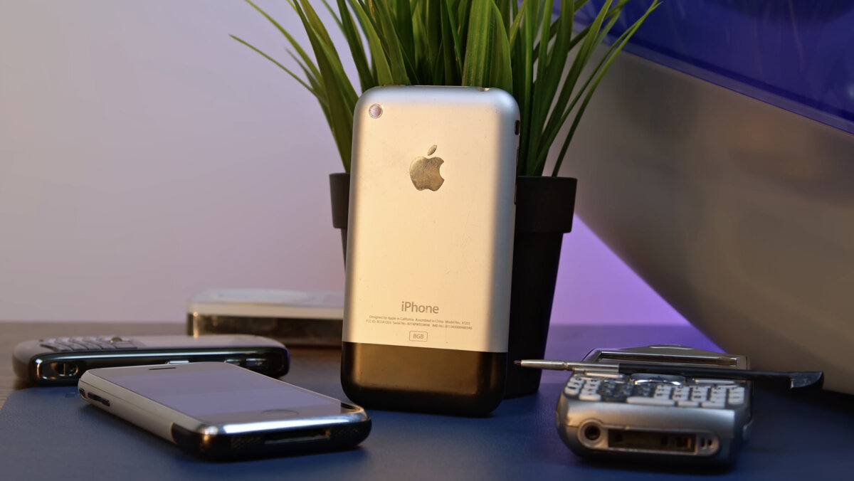 Первый Apple iPhone (iPhone 2G)