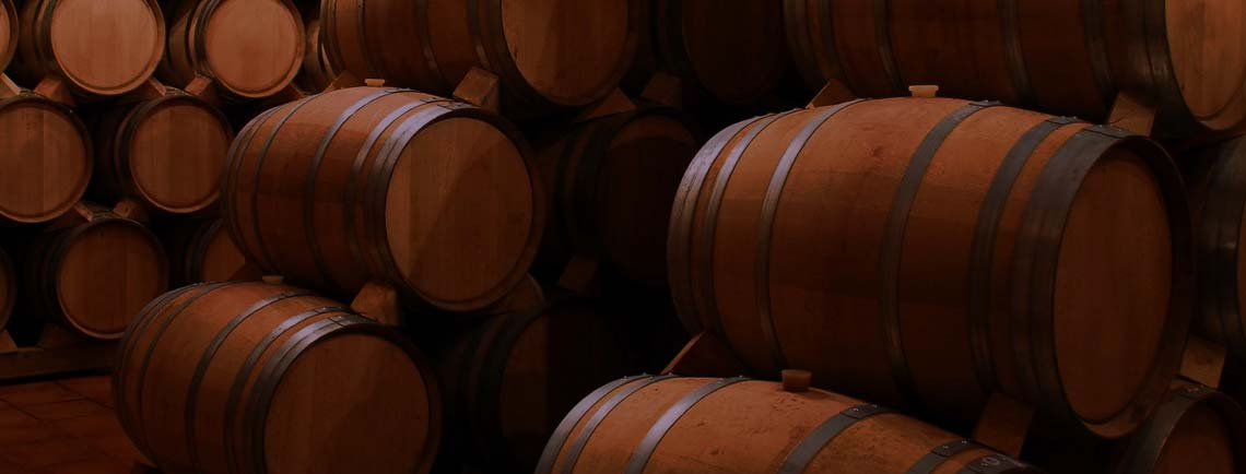 Выдержка коньяка в дубовых бочках