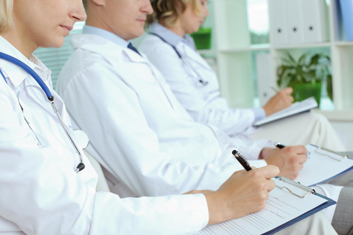 Ну, а это типа мы на "оперативке" у главного врача... Яндекс-фото 