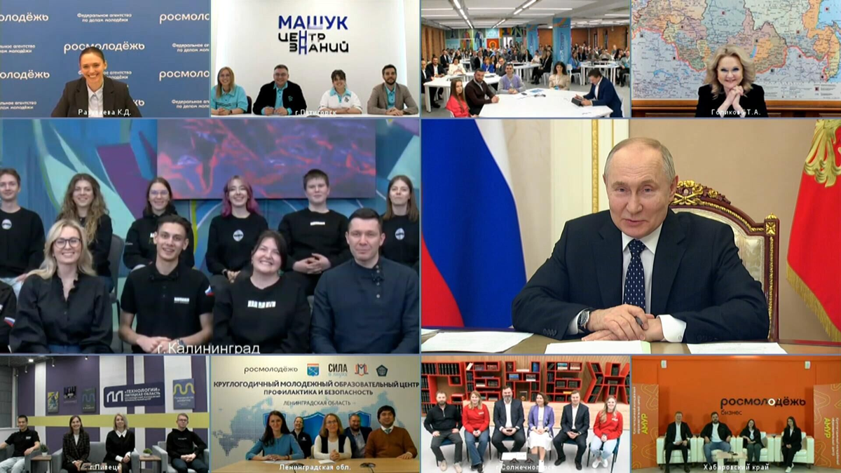 Путин. Алиханов. Та самая косоворотка: чего только ни сделаешь для поддержки отечественного, местного производителя! 