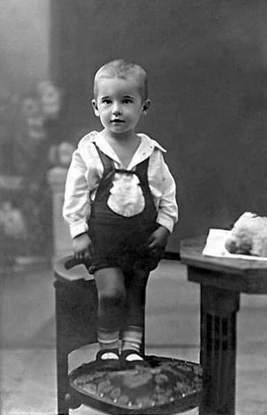 Эльдар Рязанов в детстве