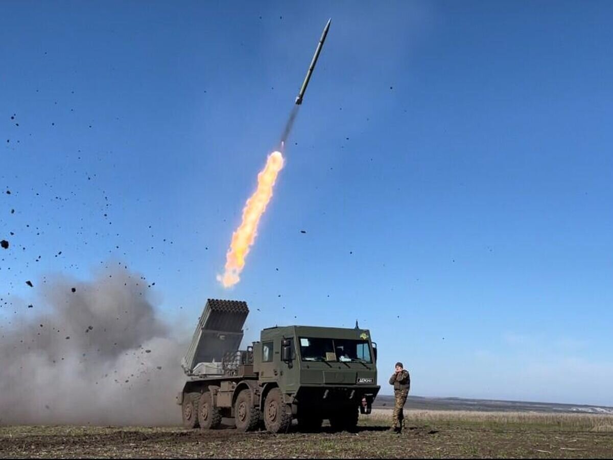    Украинская РСЗО RM-70 "Вампир"CC BY 4.0 / АрміяInform / Ukrainian RM-70 Vampire firing