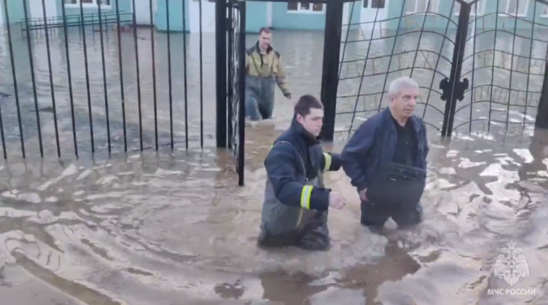    Жителей Орска призывают срочно эвакуироваться в пункты временного размещения Кристина Просвиркина