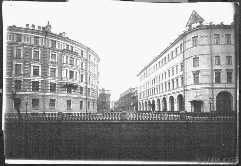 Источник: https://goskatalog.ru/portal/#/collections?id=25987746. Автор: Андреевский Л.Г., 1926 год